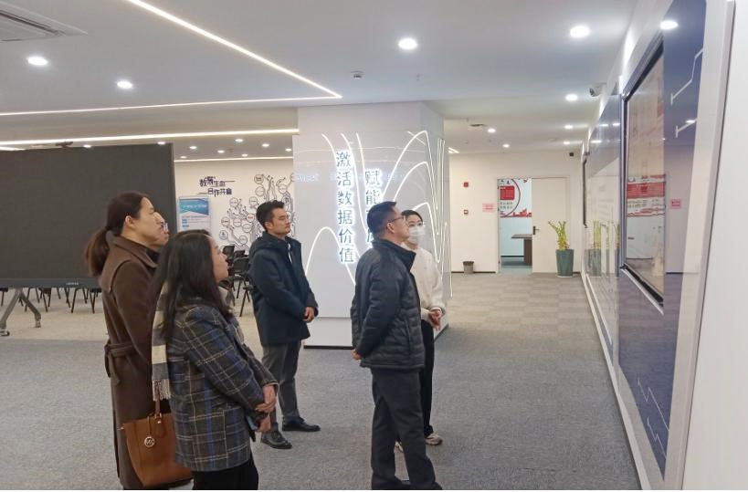 基地运营│民生银行惠州分行到惠州服务基地考察交流(图2) 基地运营│民生银行惠州分行到惠州服务基地考察交流(图2)