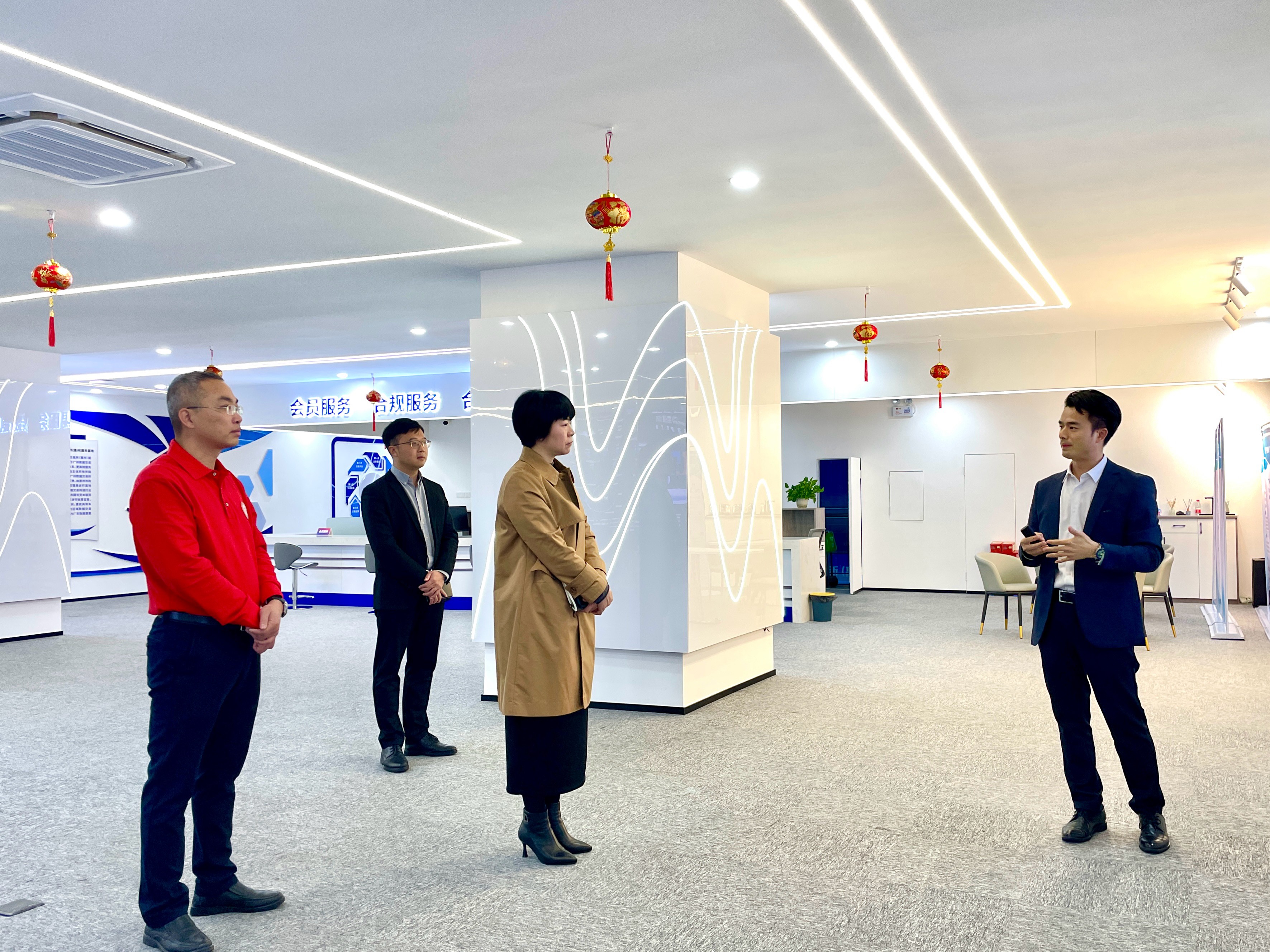 东江干部学院到惠州服务基地进行考察座谈(图2)