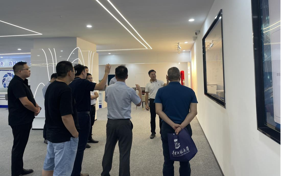 基地运营│华南师大惠州校友会到惠州服务基地参观交流(图1) 基地运营│华南师大惠州校友会到惠州服务基地参观交流(图1)