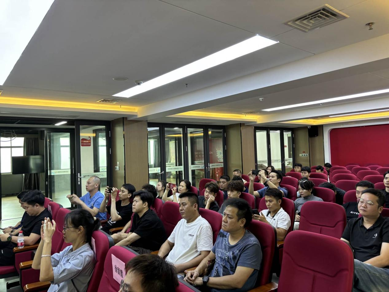 惠州市跨境电商现场交流会(惠东站)成功举办(图4) 惠州市跨境电商现场交流会(惠东站)成功举办(图4)