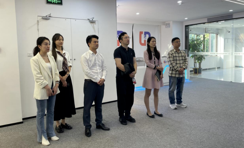 北京大学先进制造与机器人学院到市大数据公司考察交流(图1) 北京大学先进制造与机器人学院到市大数据公司考察交流(图1)